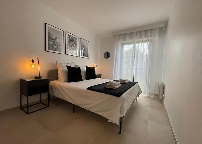 Domaine D\'Ahmosis, modern 2 bedrooms refurbished apartment, f3 moderne fraichement rénové